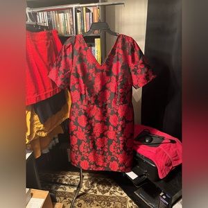 Talbots size 16 very fitted floral evening dress. Beautiful and very very fitted